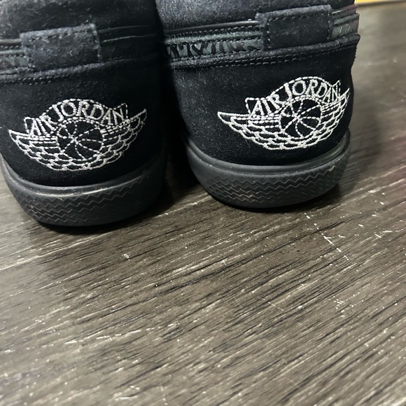 Air Jordan's men's size 9.5 - Picture 2 of 2